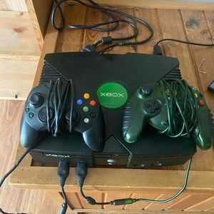 Original Xbox with 2 controllers and 1 game, works great